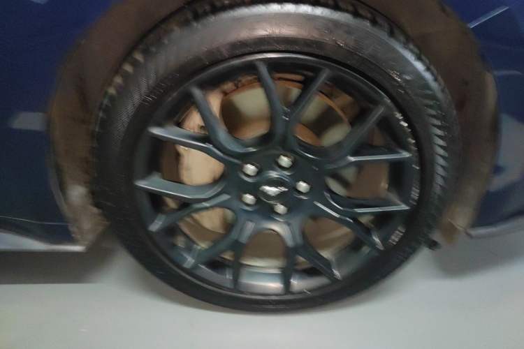 Used Ford Mustang 2019 2.3L EcoBoost Right Front Wheel Hub