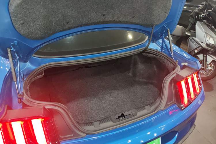 Used Ford Mustang 2019 2.3L EcoBoost Trunk