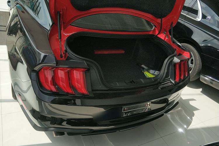 Used Ford Mustang 2019 2.3T Automatic Hardtop Base Version U.S. Specification Trunk