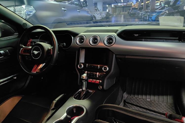 Used Ford Mustang 2019 2.3L EcoBoost Center Console