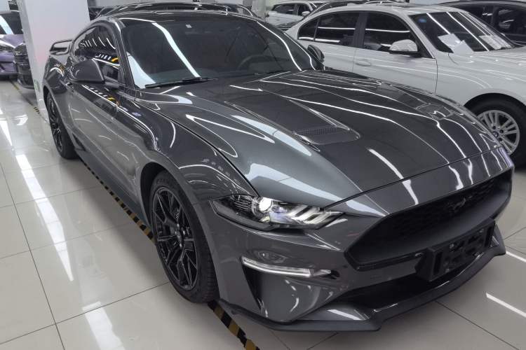 Used Ford Mustang 2019 2.3L EcoBoost Front Right 45 Deg