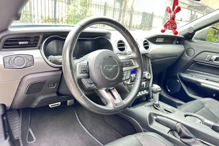 Used Ford Mustang 2019 2.3L EcoBoost Performance Enhanced Edition Interior 3