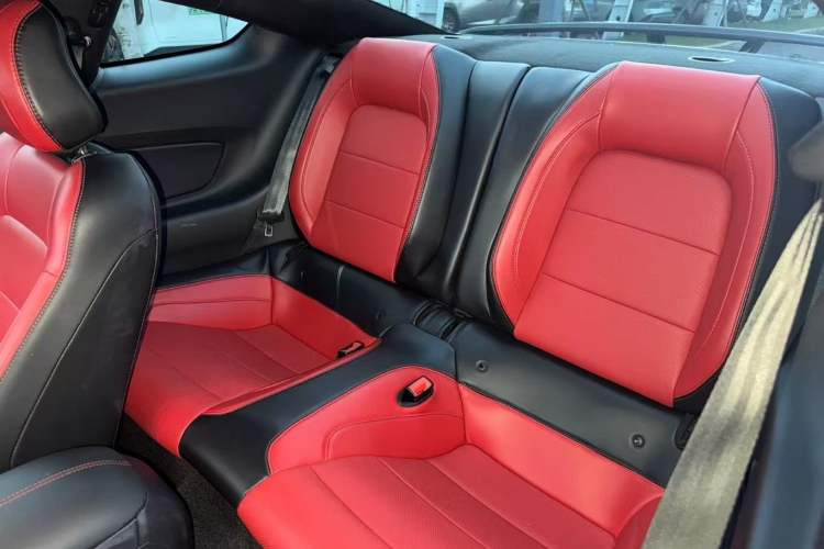 Used Ford Mustang 2019 2.3L EcoBoost Interior 5