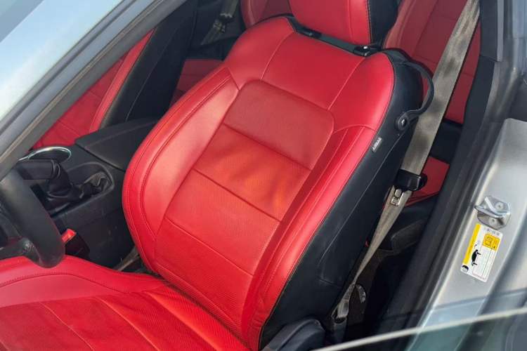 Used Ford Mustang 2019 2.3L EcoBoost Interior 6