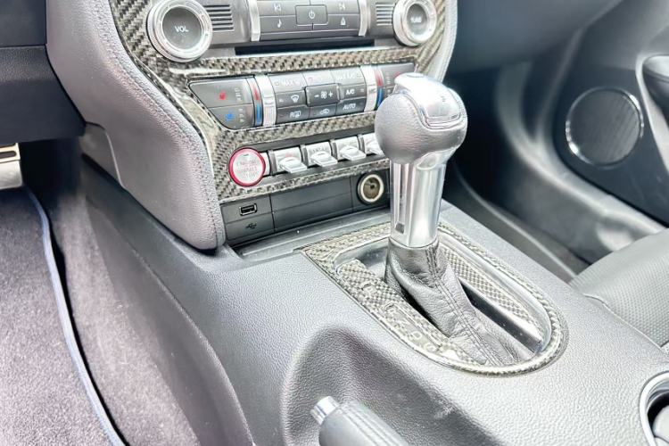 Used Ford Mustang 2019 2.3L EcoBoost Performance Enhanced Edition Interior 7