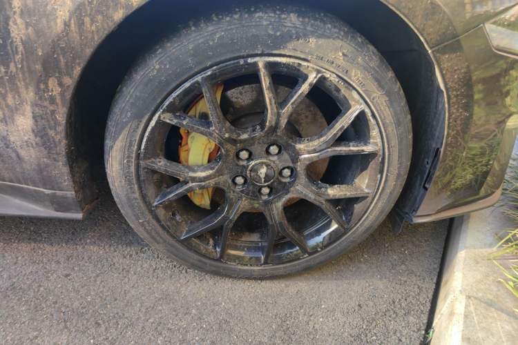 Used Ford Mustang 2019 2.3L EcoBoost Right Front Wheel Hub