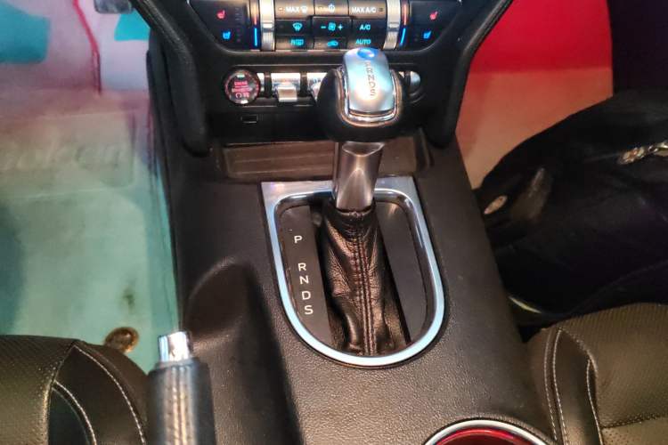 Used Ford Mustang 2019 2.3L EcoBoost Gear Lever