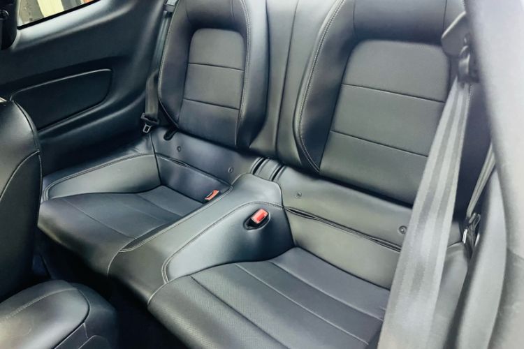 Used Ford Mustang 2019 2.3L EcoBoost Interior 2