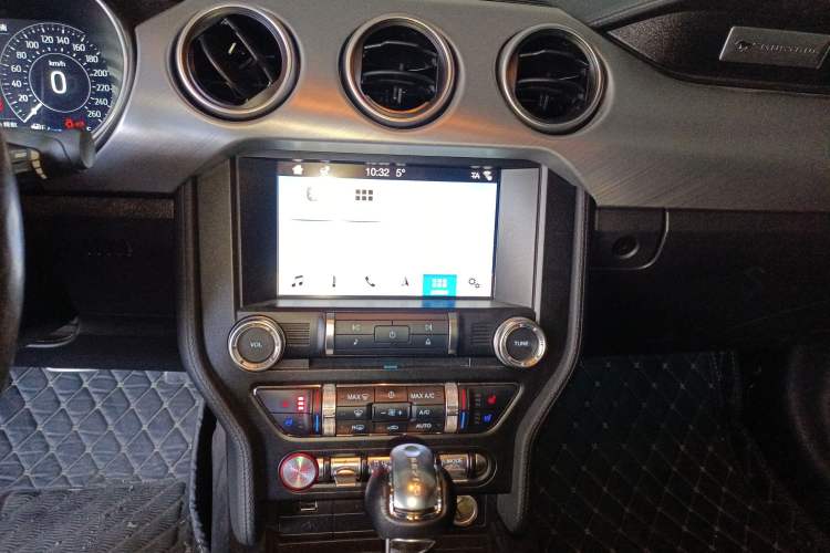 Used Ford Mustang 2019 2.3L EcoBoost Audio And AC Panel