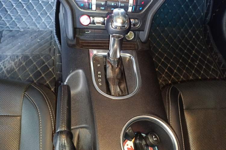 Used Ford Mustang 2019 2.3L EcoBoost Gear Lever