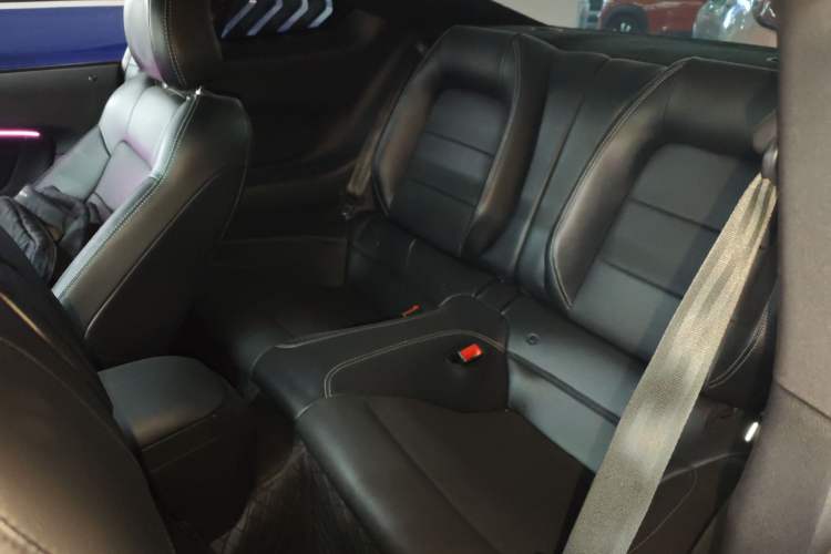 Used Ford Mustang 2019 2.3L EcoBoost Interior 4