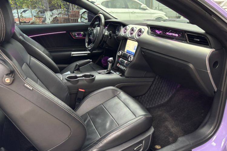 Used Ford Mustang 2019 2.3L EcoBoost Interior 7