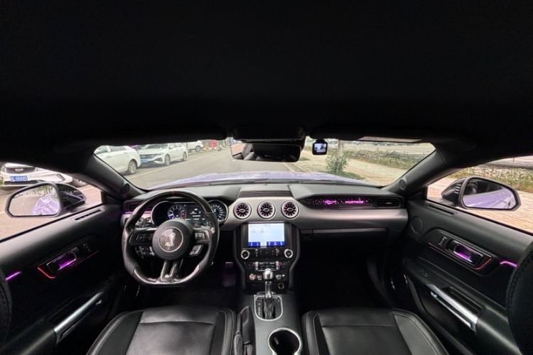 Used Ford Mustang 2019 2.3L EcoBoost Interior 8