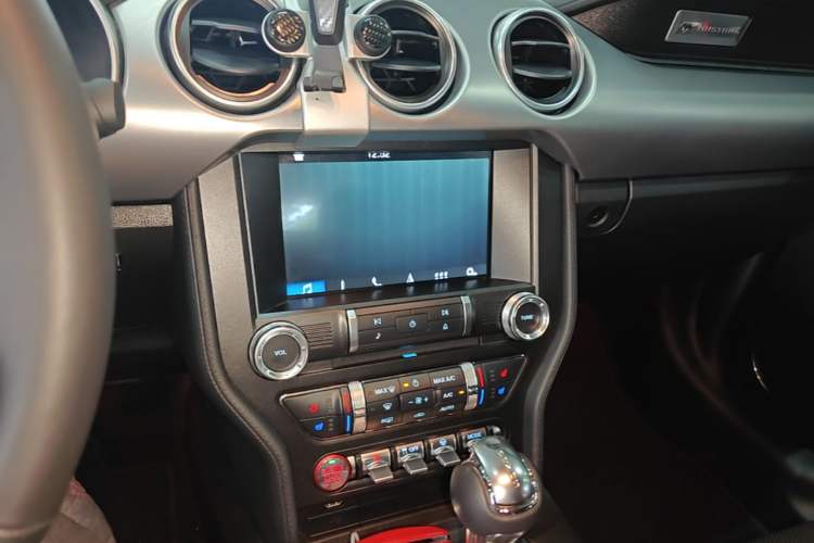 Used Ford Mustang 2019 2.3L EcoBoost Audio And AC Panel