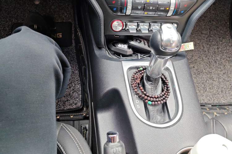 Used Ford Mustang 2019 2.3L EcoBoost Gear Lever