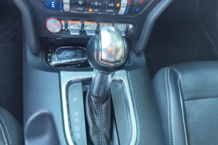 Used Ford Mustang 2019 2.3L EcoBoost Gear Lever
