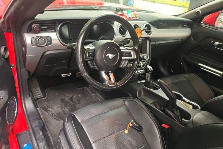 Used Ford Mustang 2019 2.3L EcoBoost Interior 2