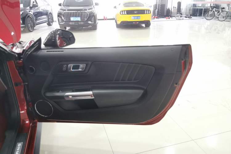 Used Ford Mustang 2019 2.3L EcoBoost Right Front Door Interior