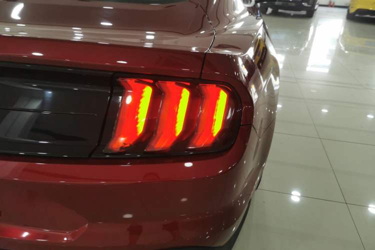 Used Ford Mustang 2019 2.3L EcoBoost Right Rear Taillight