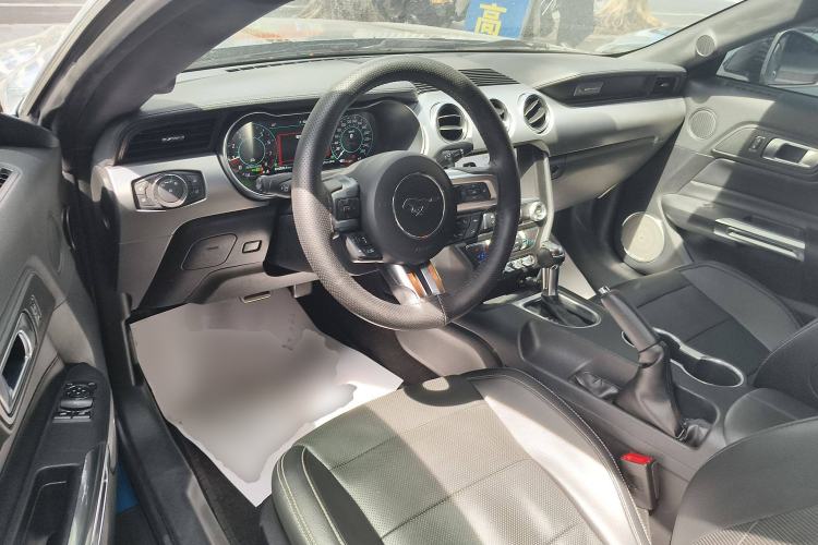 Used Ford Mustang 2019 2.3L EcoBoost Interior 3