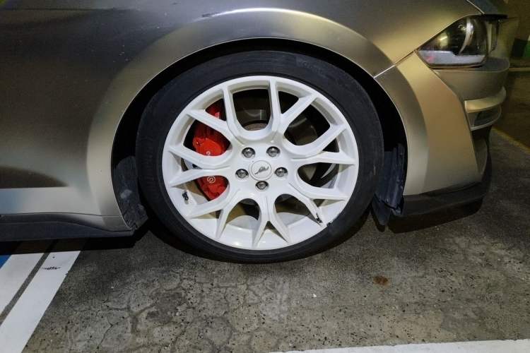 Used Ford Mustang 2019 2.3L EcoBoost Right Front Wheel Hub