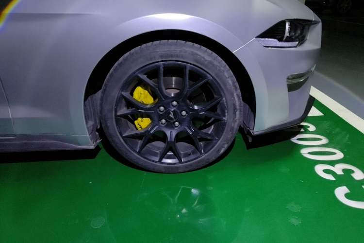 Used Ford Mustang 2019 2.3L EcoBoost Right Front Wheel Hub