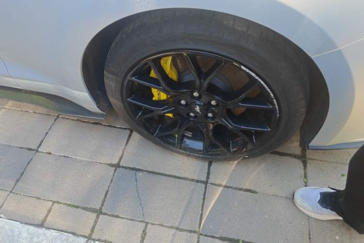 Used Ford Mustang 2019 2.3L EcoBoost Right Front Wheel Hub