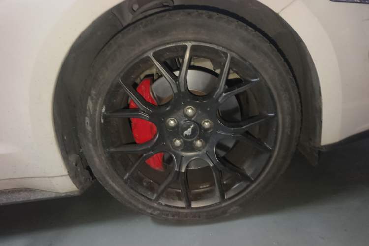 Used Ford Mustang 2019 2.3L EcoBoost Right Front Wheel Hub