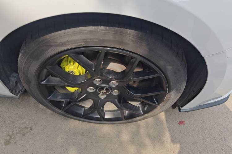 Used Ford Mustang 2019 2.3L EcoBoost Right Front Wheel Hub