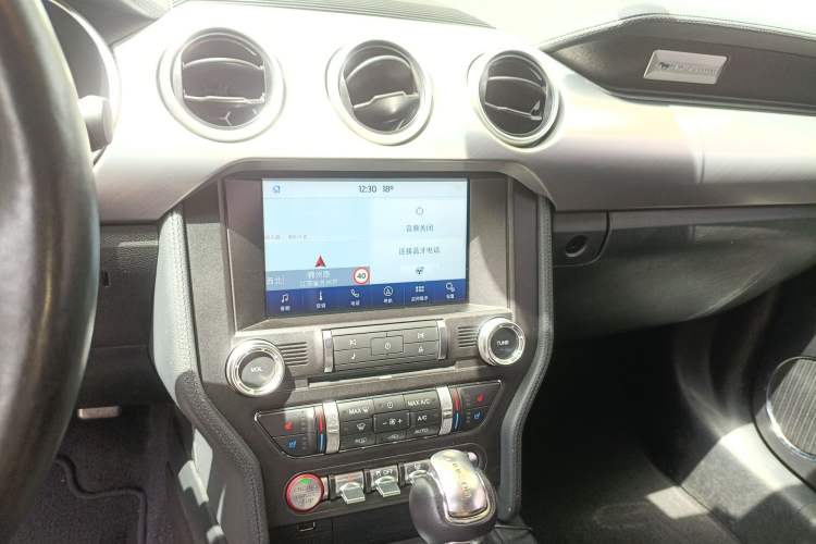 Used Ford Mustang 2019 2.3L EcoBoost Audio And AC Panel