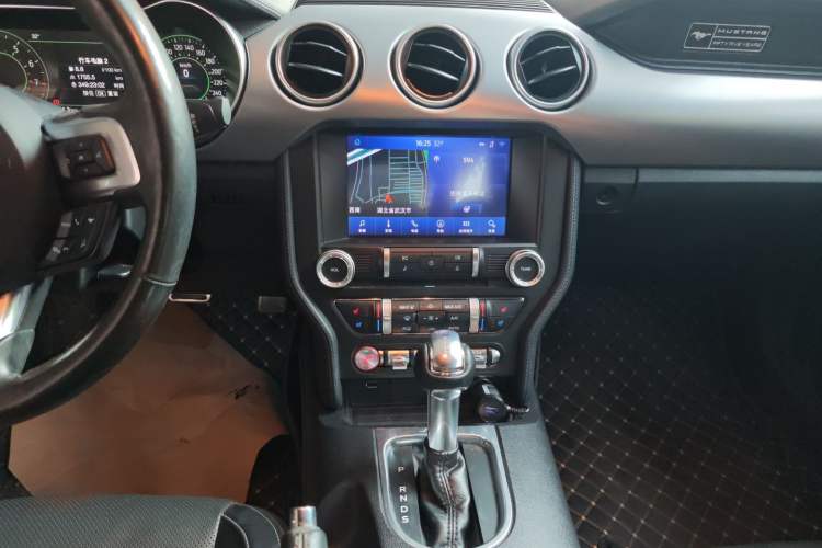 Used Ford Mustang 2019 2.3L EcoBoost Audio And AC Panel