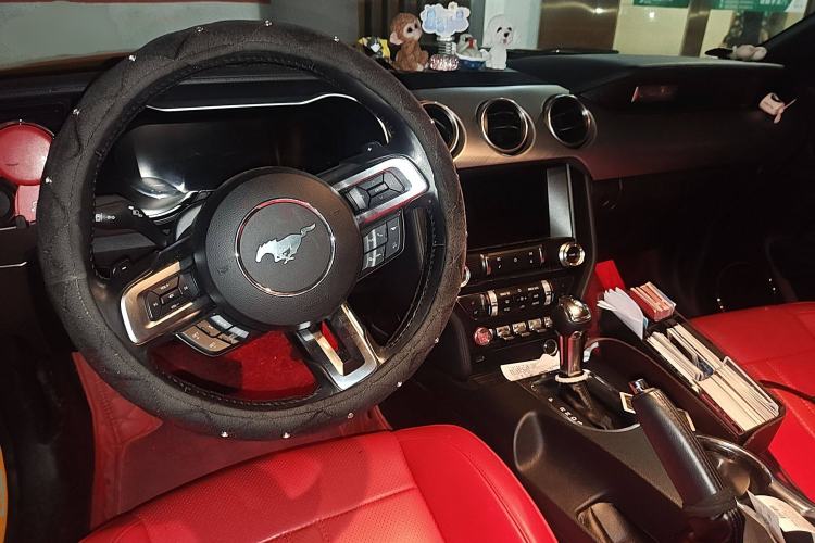 Used Ford Mustang 2019 2.3L EcoBoost Center Console
