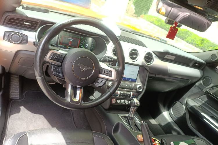 Used Ford Mustang 2019 2.3L EcoBoost Center Console