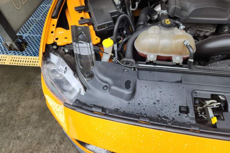 Used Ford Mustang  Engine Bay Right