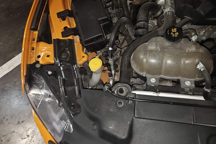 Used Ford Mustang 2019 2.3L EcoBoost Engine Bay Right
