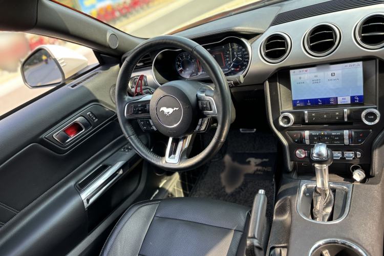 Used Ford Mustang 2019 2.3L EcoBoost Interior 1