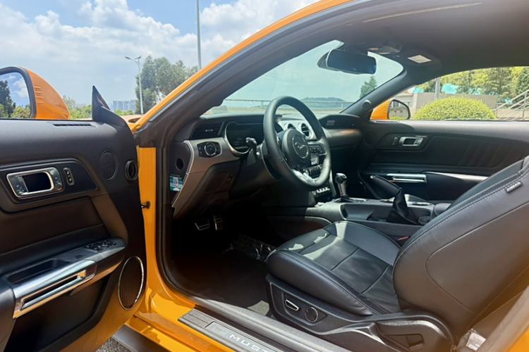 Used Ford Mustang 2019 2.3L EcoBoost Interior 1