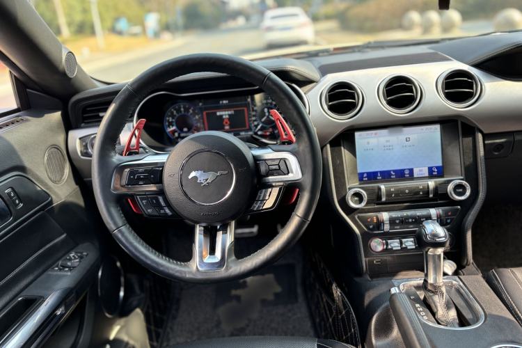 Used Ford Mustang 2019 2.3L EcoBoost Interior 2