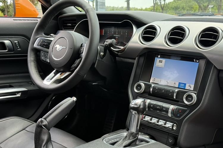 Used Ford Mustang 2019 2.3L EcoBoost Interior 3