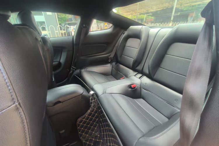 Used Ford Mustang 2019 2.3L EcoBoost Interior 3