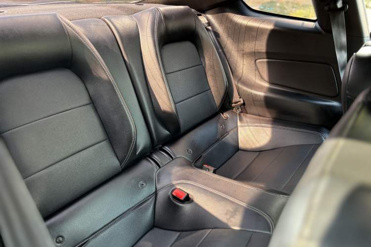 Used Ford Mustang 2019 2.3L EcoBoost Interior 6
