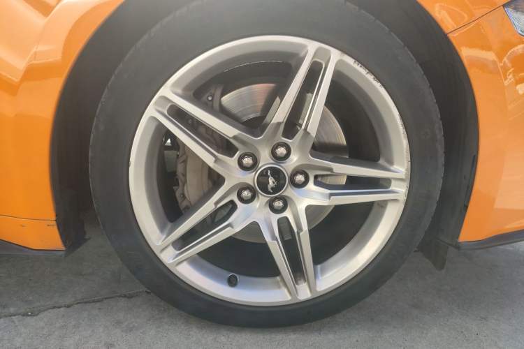 Used Ford Mustang 2019 2.3L EcoBoost Performance Enhanced Edition Right Front Wheel Hub