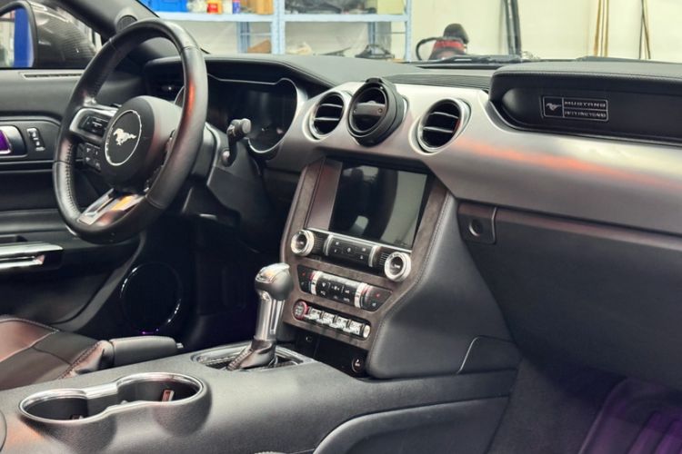 Used Ford Mustang 2020 2.3L EcoBoost Interior 2