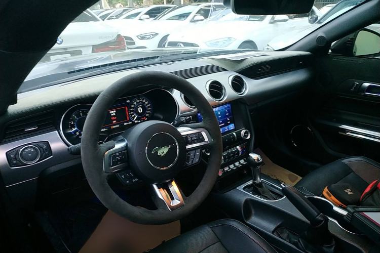 Used Ford Mustang 2020 2.3L EcoBoost Interior 2