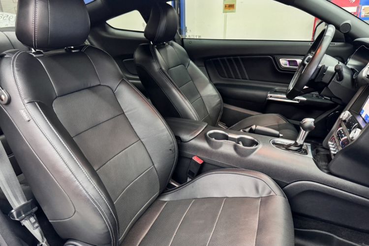 Used Ford Mustang 2020 2.3L EcoBoost Interior 3