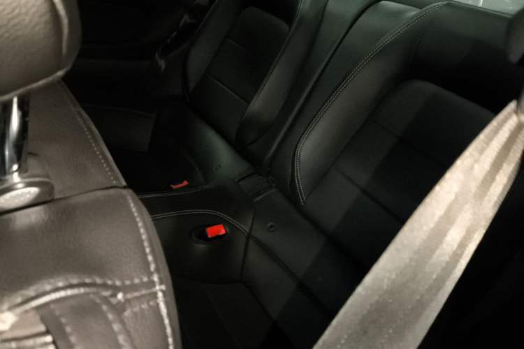 Used Ford Mustang 2020 2.3L EcoBoost Interior 4