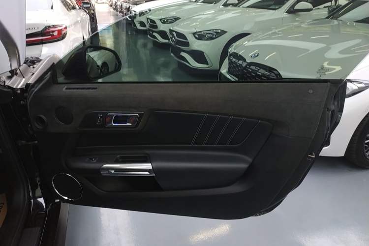 Used Ford Mustang 2020 2.3L EcoBoost Interior 5
