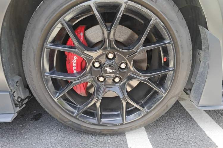 Used Ford Mustang 2020 2.3L EcoBoost Right Front Wheel Hub