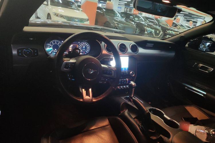 Used Ford Mustang 2020 2.3L EcoBoost Center Console