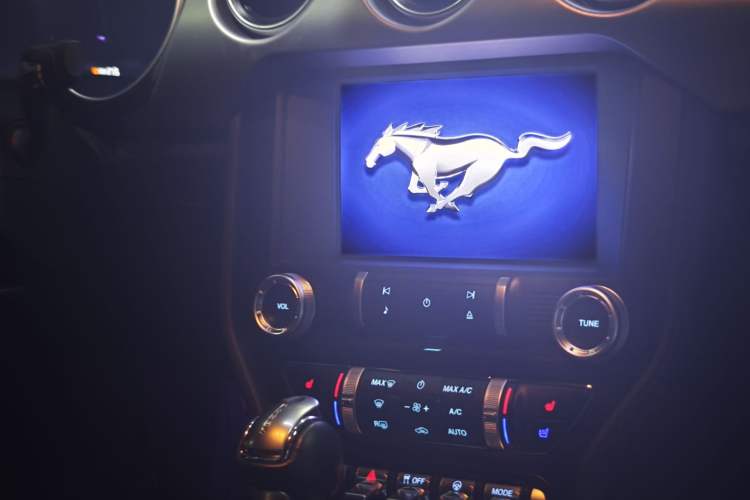 Used Ford Mustang 2020 2.3L EcoBoost Interior 2